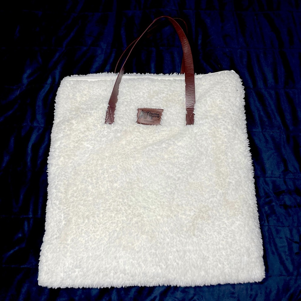 Crackle Barrel Bag